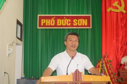 2. Đồngchí Phạm văn Phượng- BT Đảng ủy- CT HĐND TT phát biểu tại hội nghị.jpg